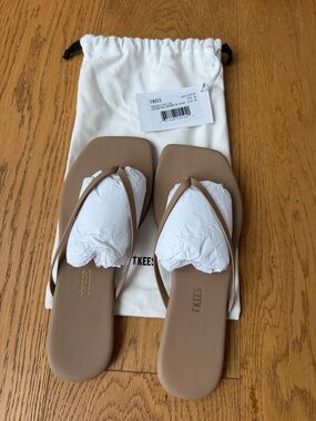 TKEES Women’s Nude Square Toe Lily